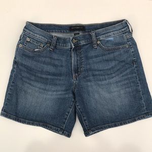 Banana Republic blue jean shorts, hem size 25/0, waist 32 inches